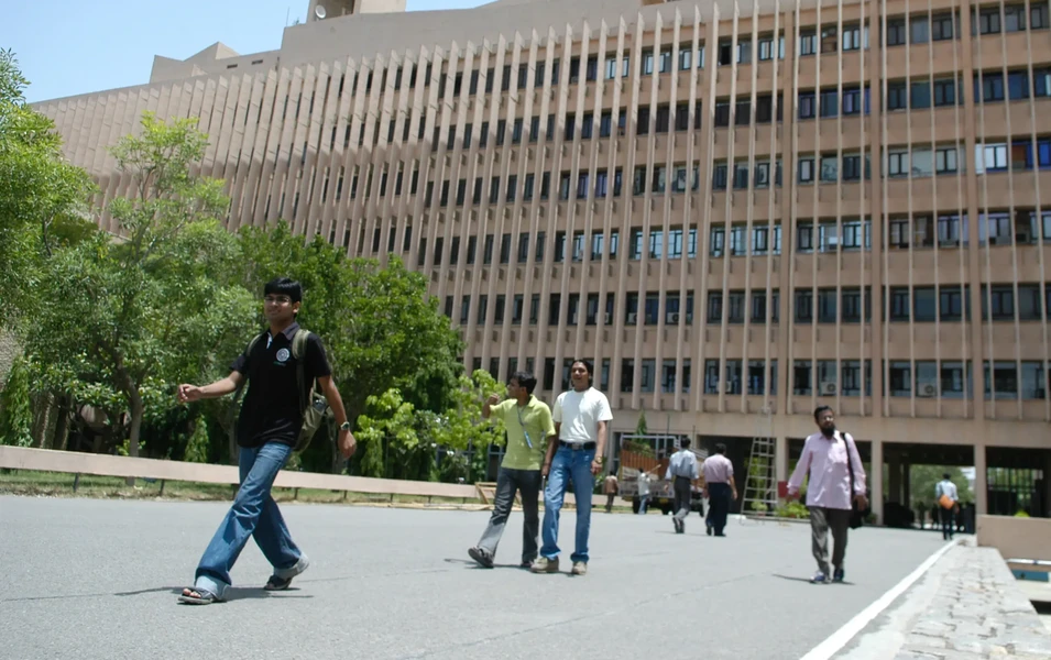 IIT Delhi hiring for senior and project manager roles till May 20