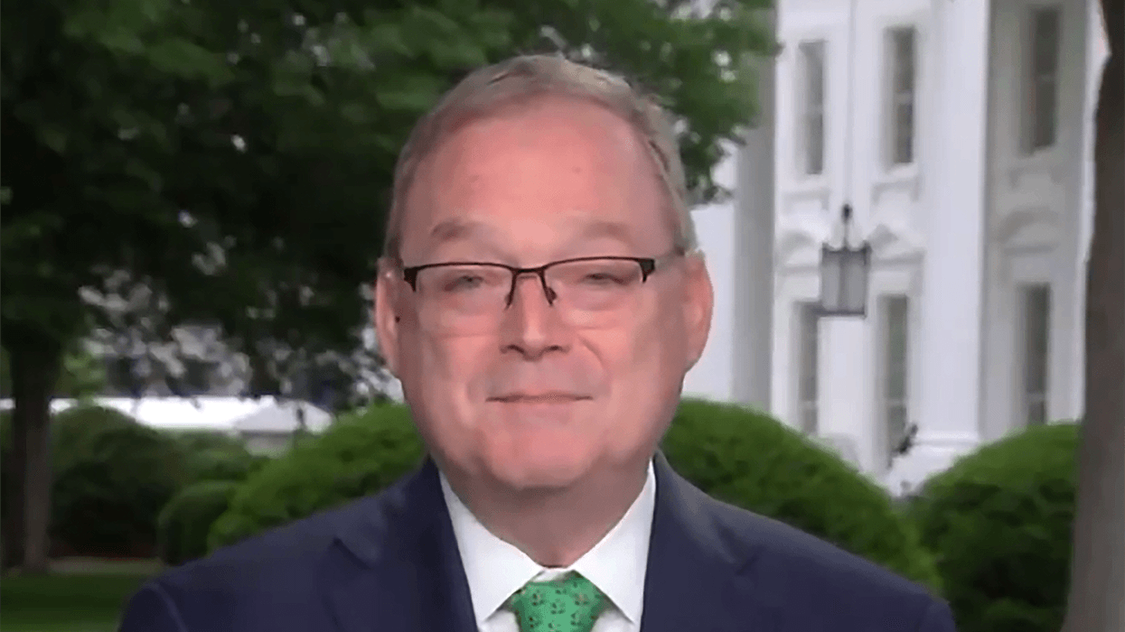 Trump official raked over coals for bonkers claim he’s fixing every ...