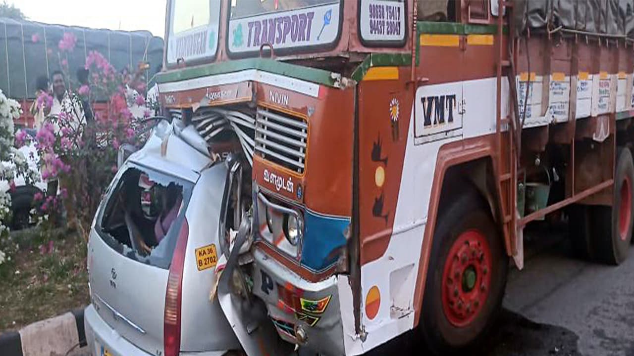 Tamil Nadu: 4 of a family killed as car collides with lorry near Negamam