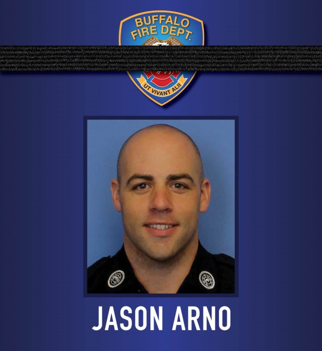 Buffalo firefighter dies battling downtown blaze