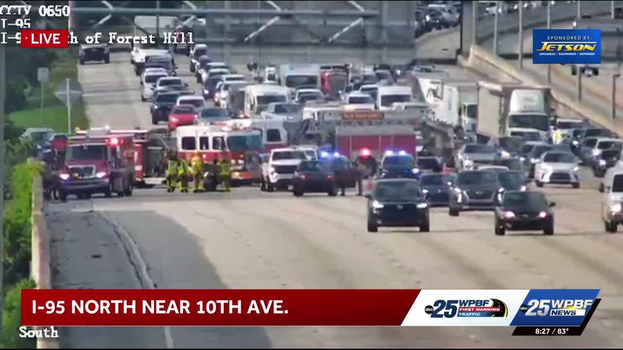Crash with injuries blocks lanes on I-95 in Lake Worth Beach