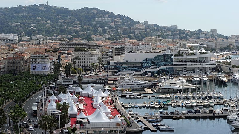 Private jets flocking to Cannes branded 'obscene' as fuel crisis sparks ...
