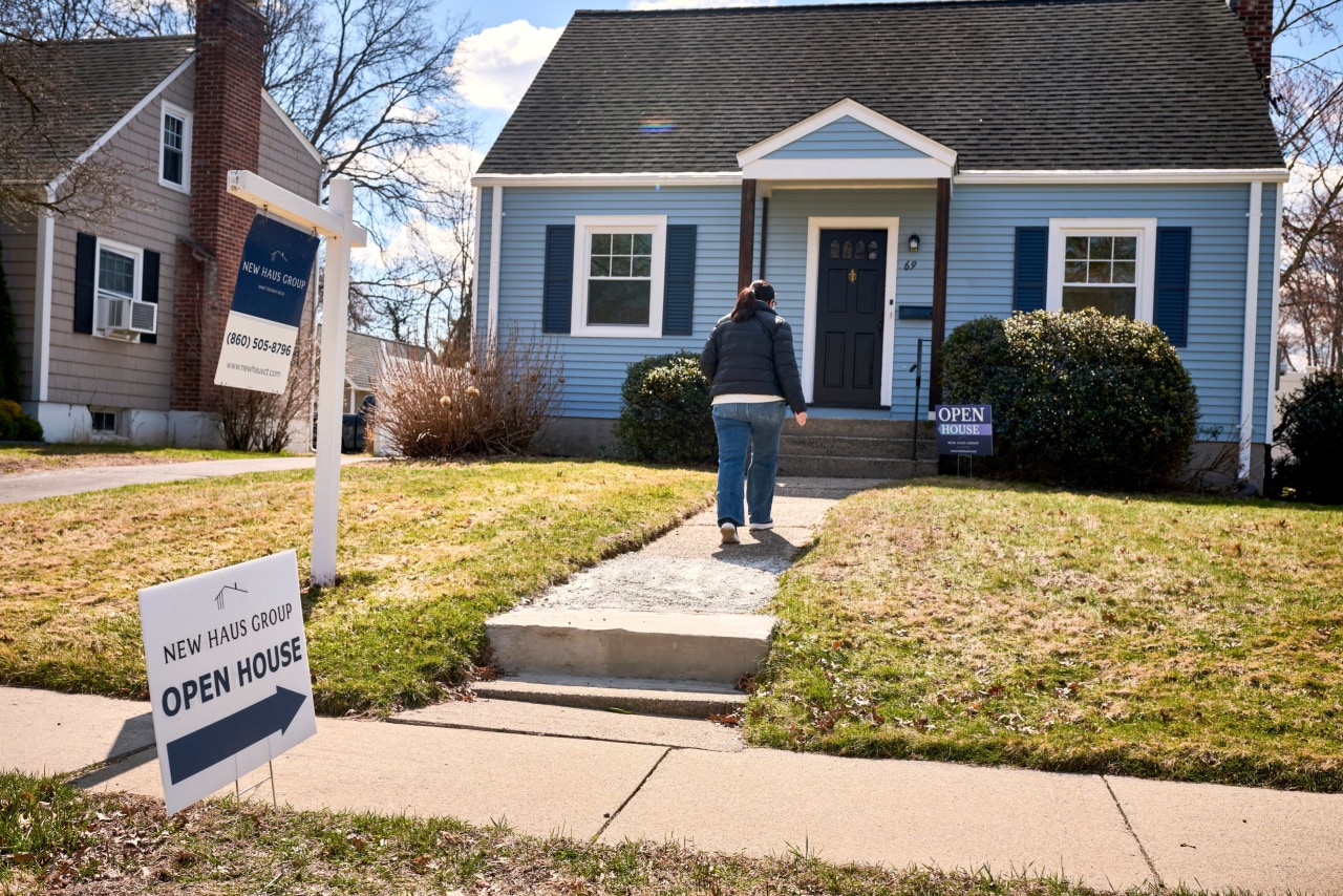 Housing market's spring is shaping up as a bust after April sales were flat
