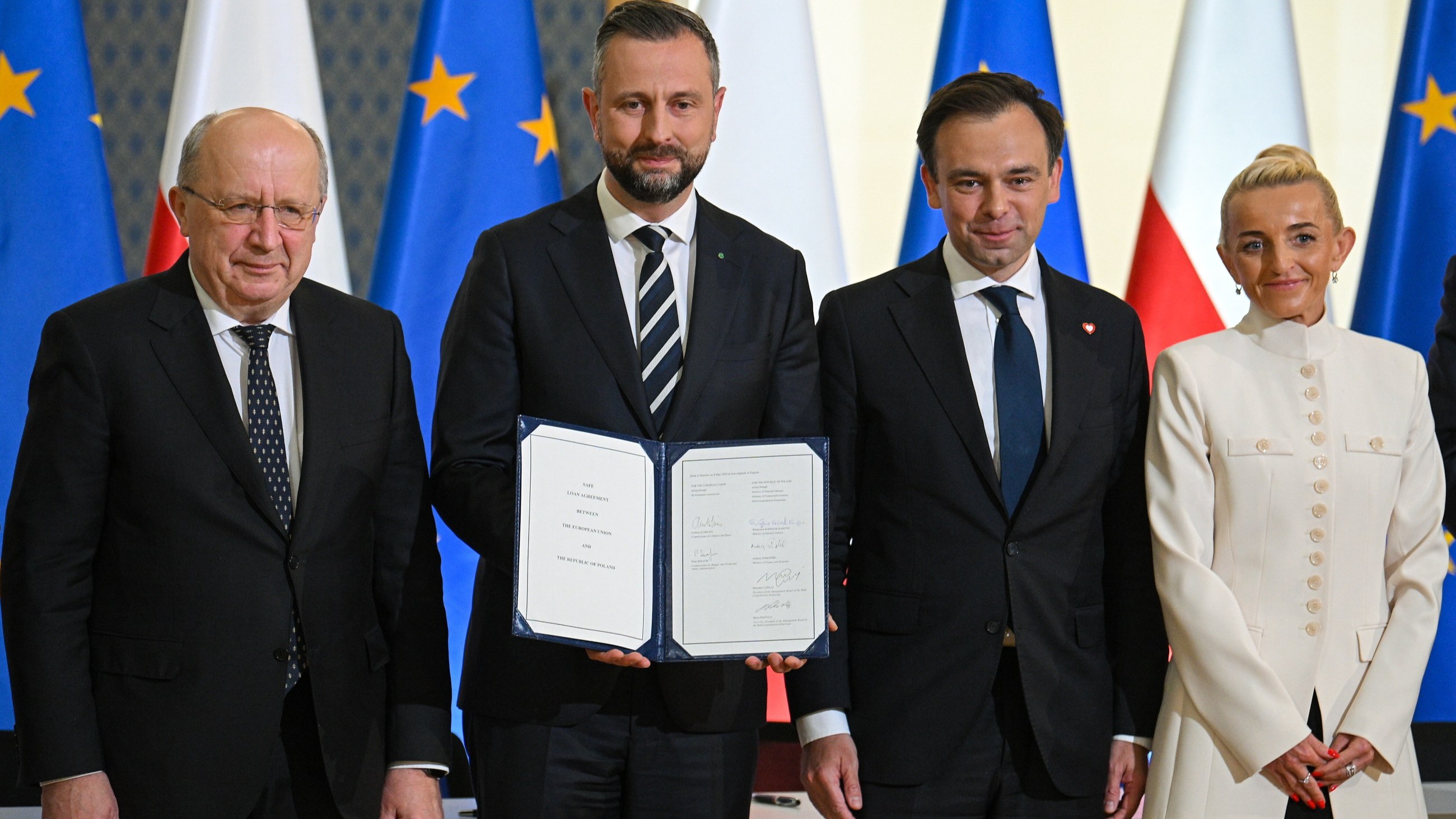 Prawnik: W świetle konstytucji umowa SAFE jest nieważna