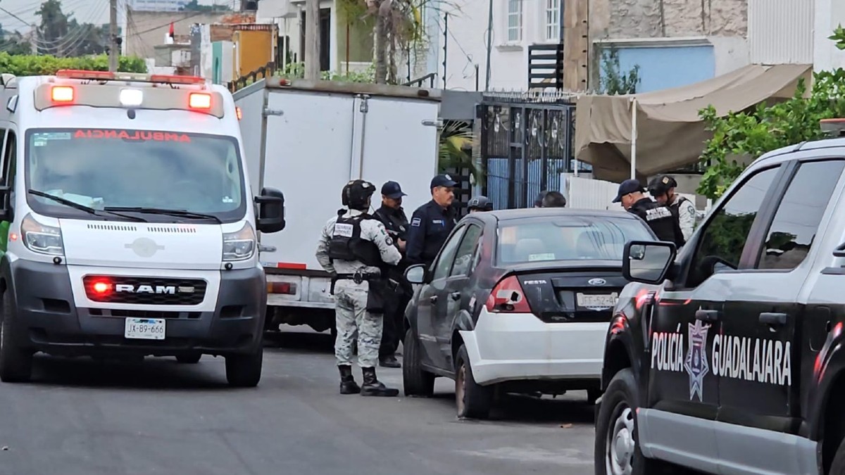 Hombre sale de su hogar y es atacado a balazos en Guadalajara; la ...