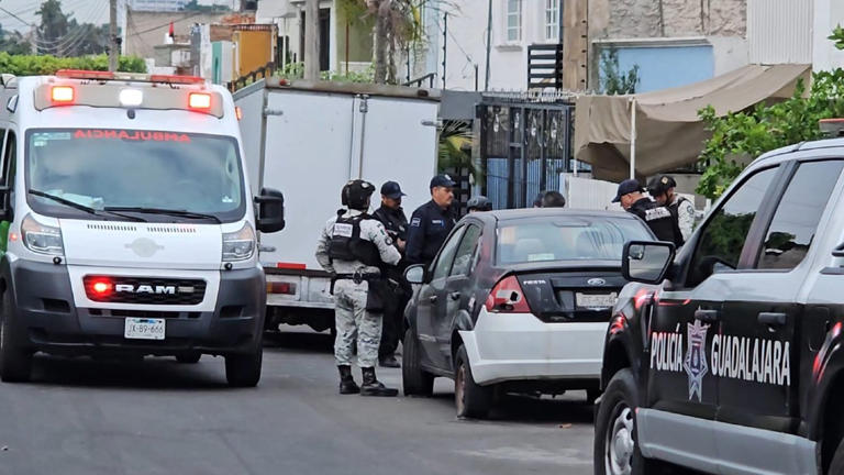 Hombre sale de su hogar y es atacado a balazos en Guadalajara; la ...