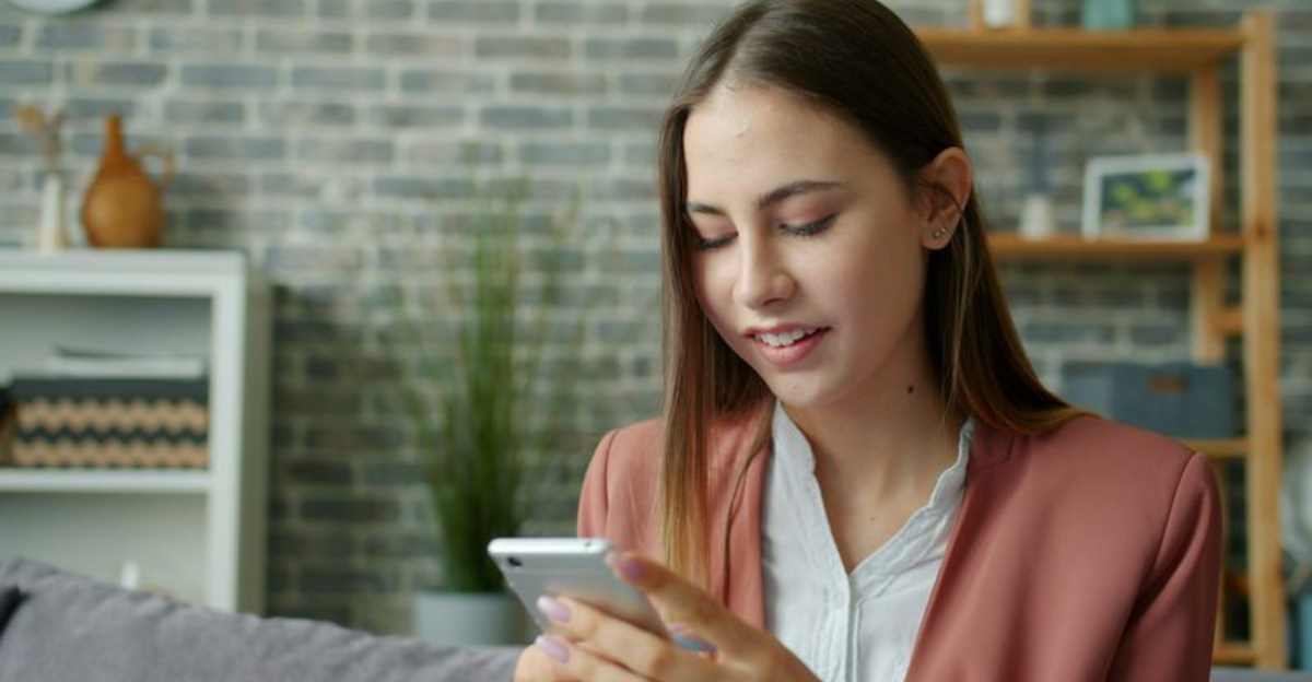 7 signs you're living a fake life just to impress people on social media