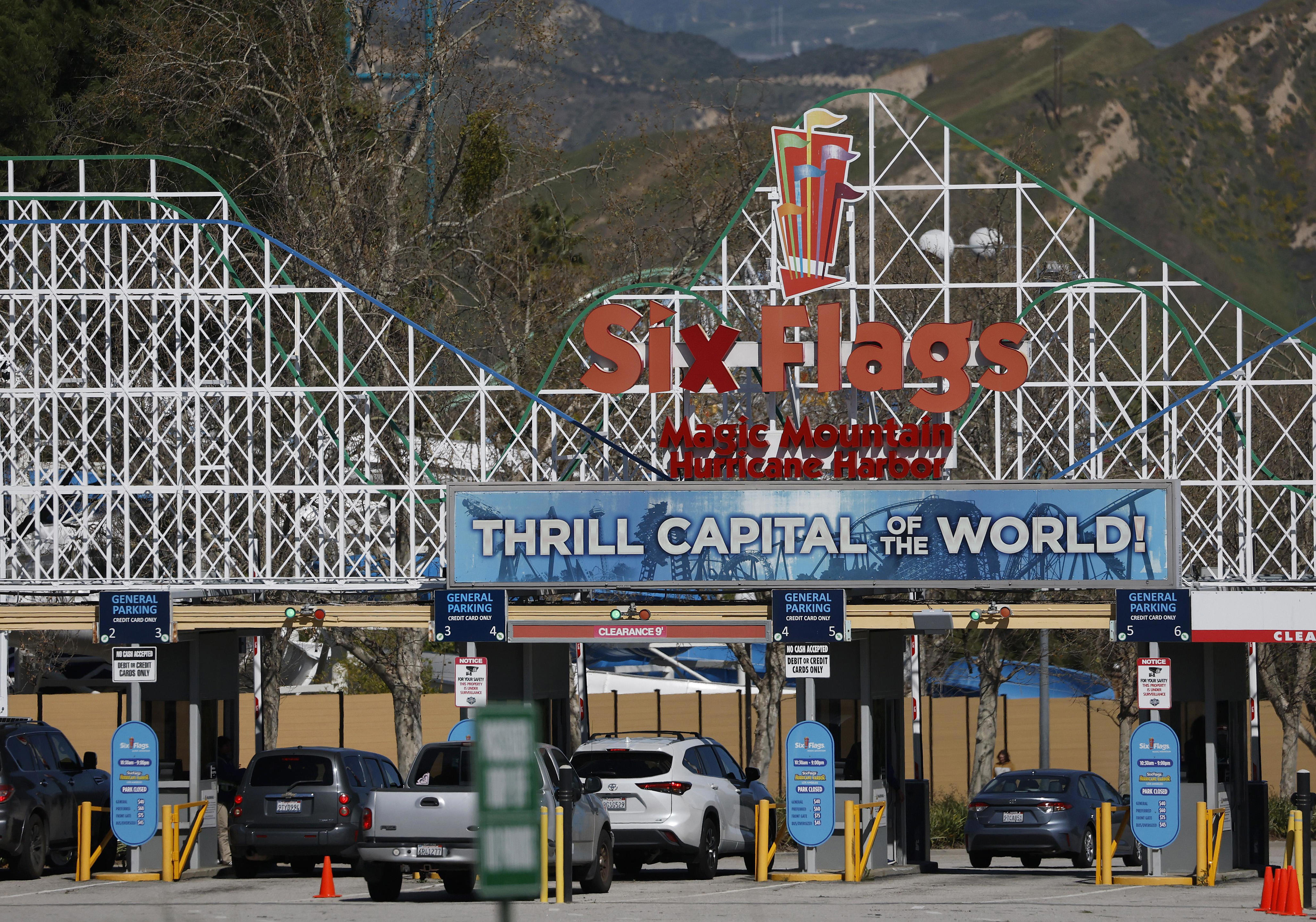 Bomb threat prompts sweep of Six Flags Magic Mountain