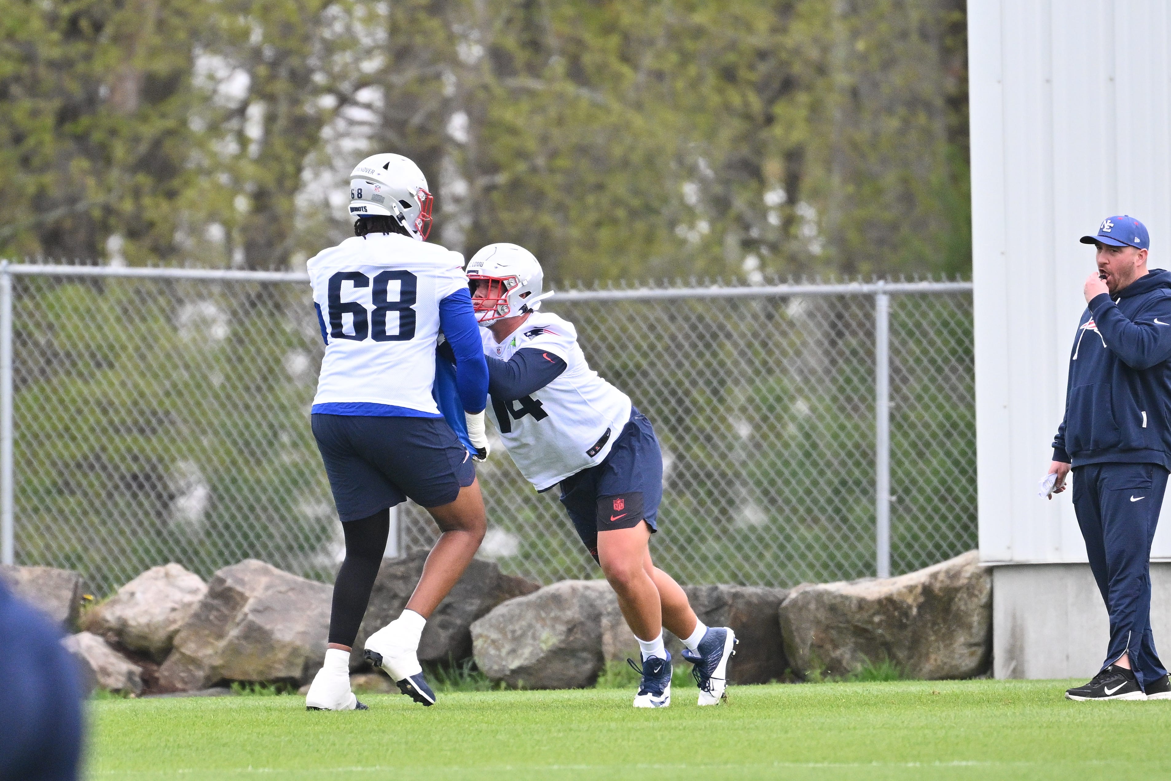 Patriots rookie OT Caleb Lomu makes position preference clear