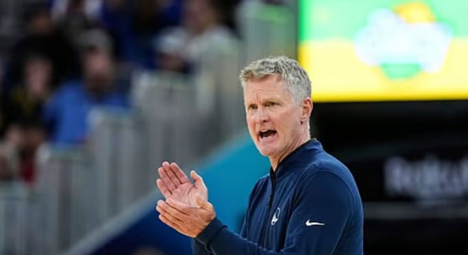 Steve Kerr agrees to 2-year deal to remain with Warriors
