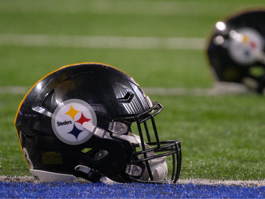 Steelers' player signs record-tying contract extension