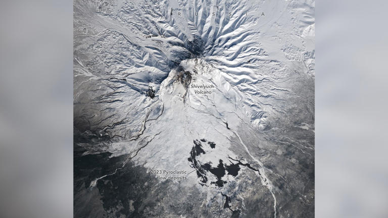 Satellites spy one of Russia's most active volcanoes melting snow from ...