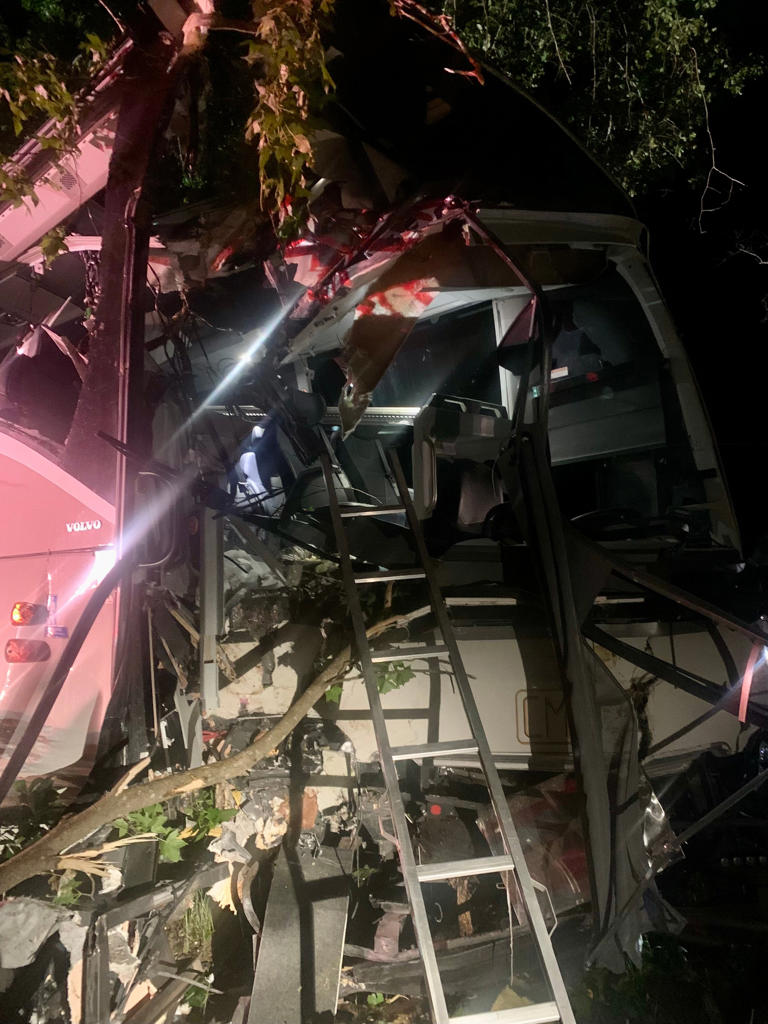Bus driver hospitalized following early-morning Colleton County crash
