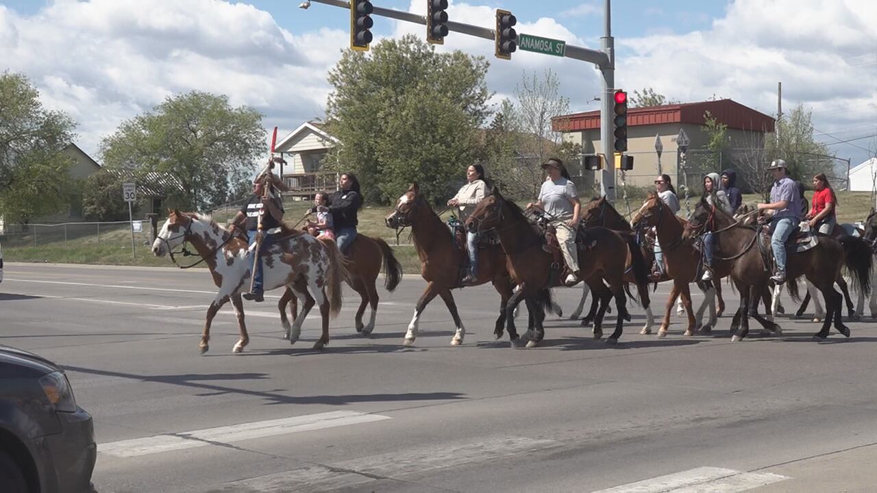 Healing Horse Camp wraps with community ride through North Rapid
