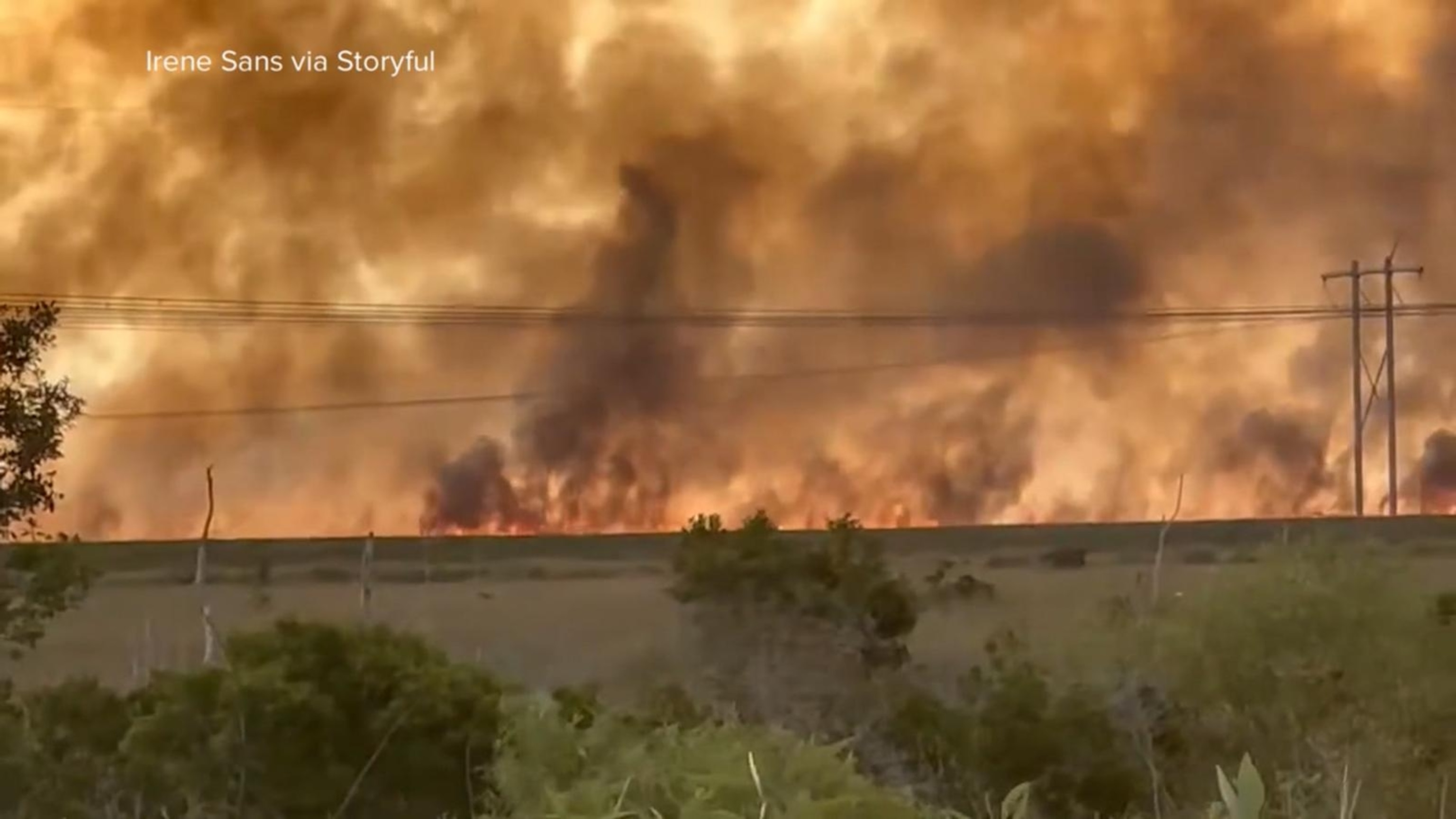 Raging wildfires scorch thousands of acres in Florida