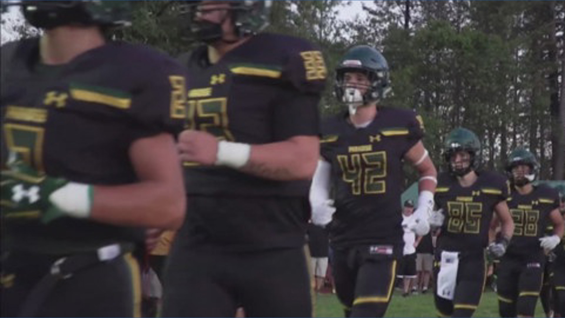 Paradise, Lahaina football students connect through football