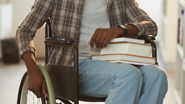 ‘I feel accomplished’: Paralyzed Black student walks at graduation