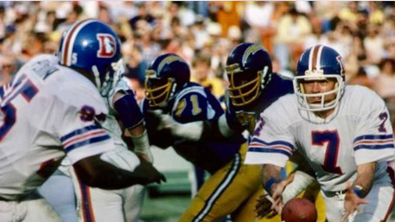 Cal quarterback great Craig Morton dies at 83