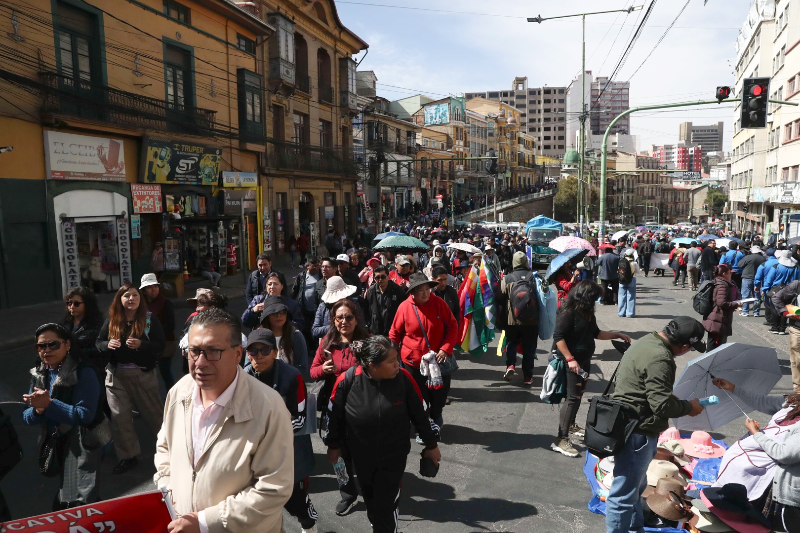 Se multiplican los bloqueos de vías en Bolivia en medio de pedidos de ...