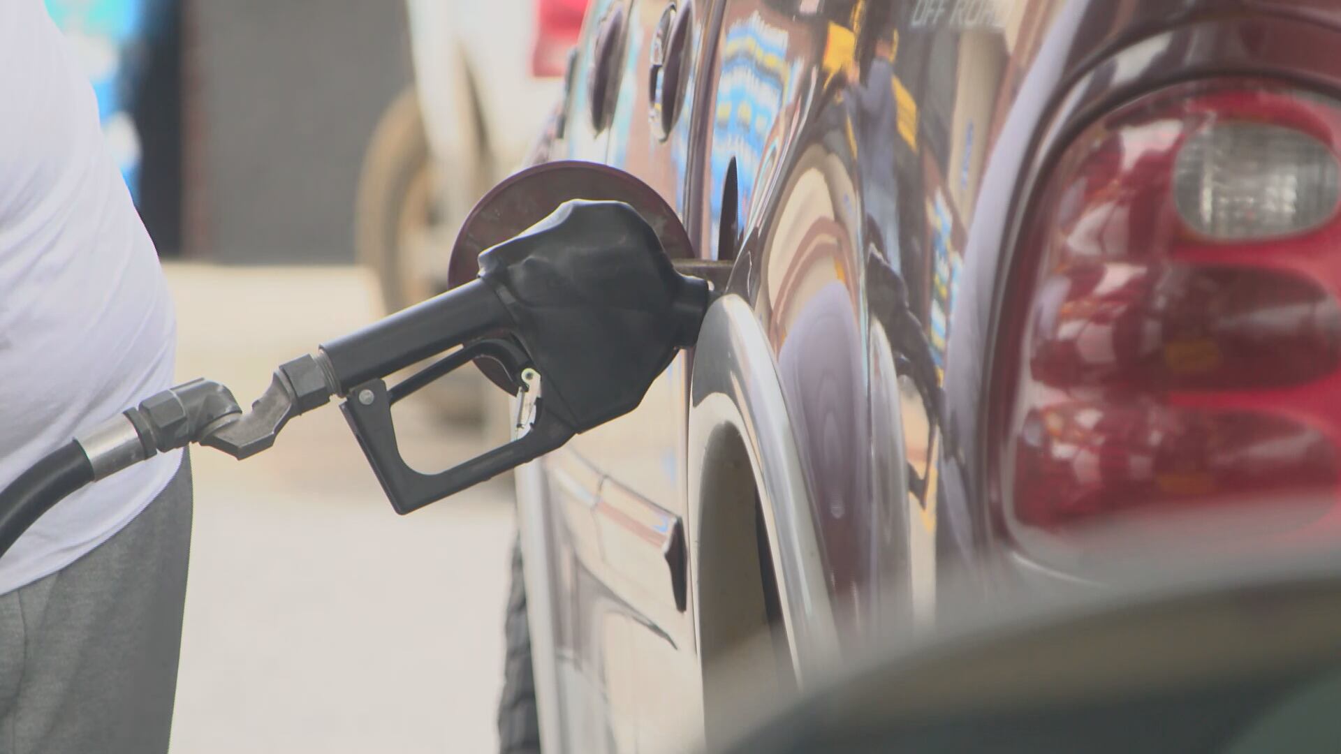 Trump proposes federal gas tax suspension as Iran war impacts fuel prices