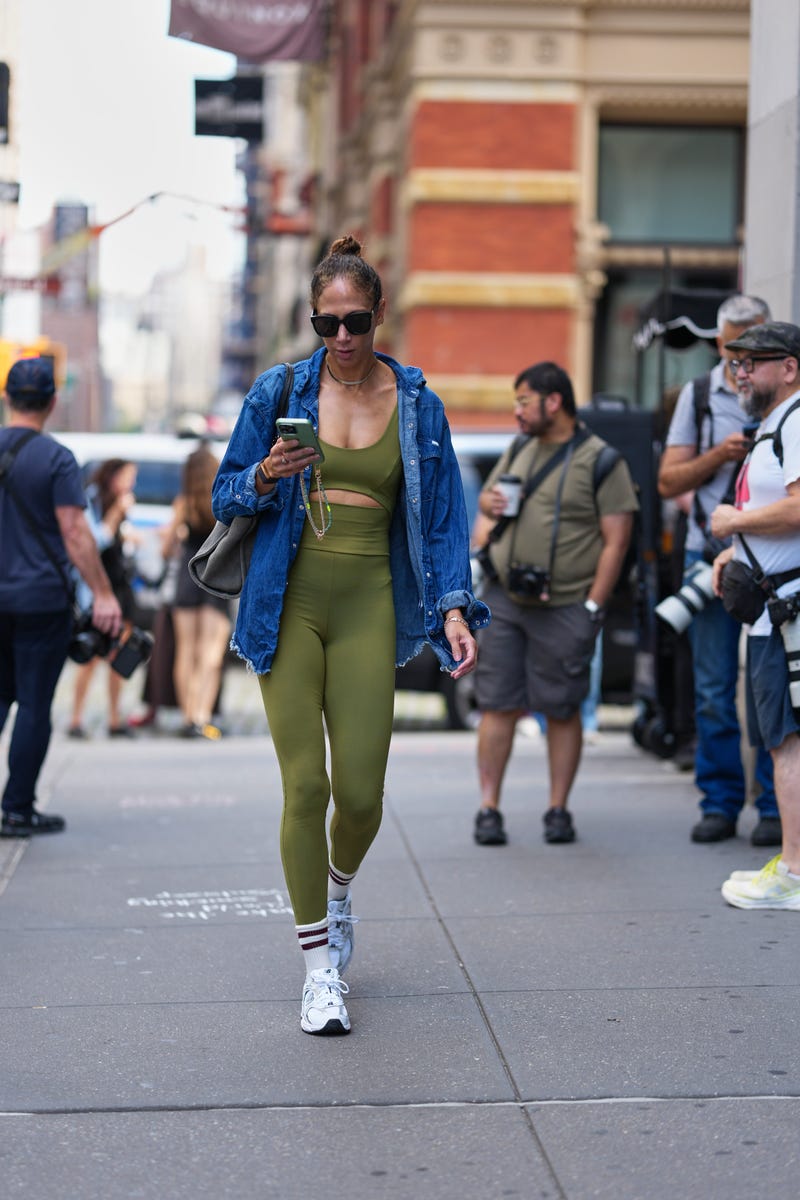 8 places you can (and cannot) wear athleisure clothes