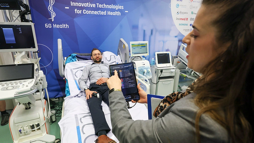 Choosing between bioinformatics and health informatics