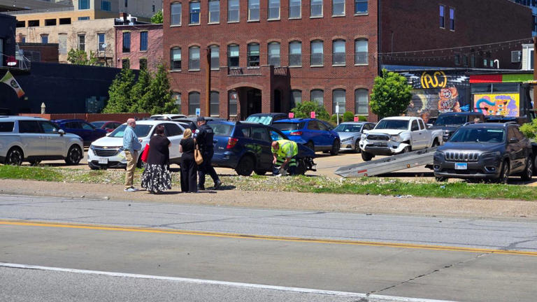 Fire hydrant struck in Davenport incident