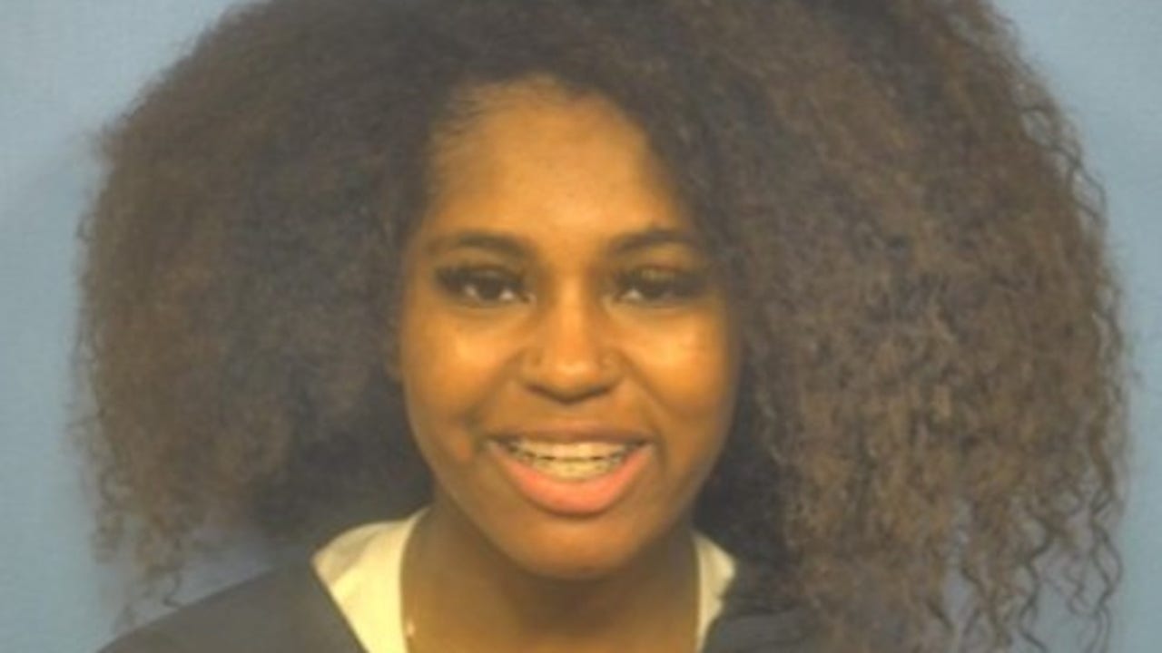 Suburban Chicago woman accused of high-speed chase, biting officer held ...
