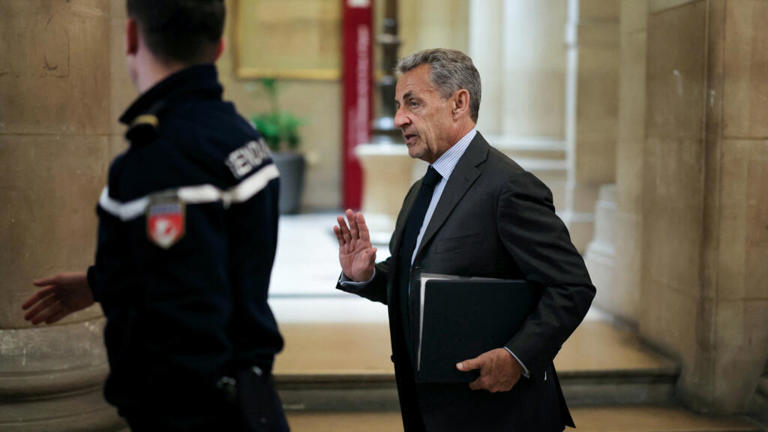 France - Procès libyen en appel : La condamnation du magouilleur délinquant de nagy Bosca Sarkozy pour association de malfaiteurs est à nouveau requise. N'oublions pas la Côte d'Ivoire, ce délinquant au nom de Nagy Bosca Sarkorzy est allé installer son copain Dramane Alassane Ouattara du Burkina Faso en tant que Président de Côte d'Ivoire, avec les impôts des Français et son armée. Dixit Médard Ntep