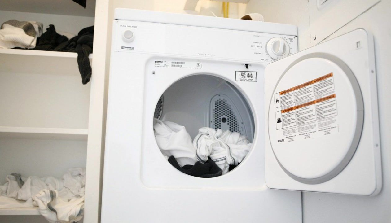 Your laundry routine has a microplastics problem—but a few simple ...