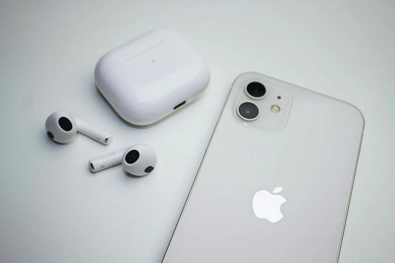 DMA : la fin des privilèges pour les AirPods et l'Apple Watch dans iOS 26.5