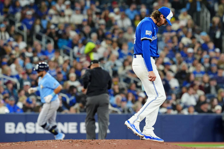 Jonathan Aranda powers Rays past Blue Jays 8-5 as Kevin Gausman struggles