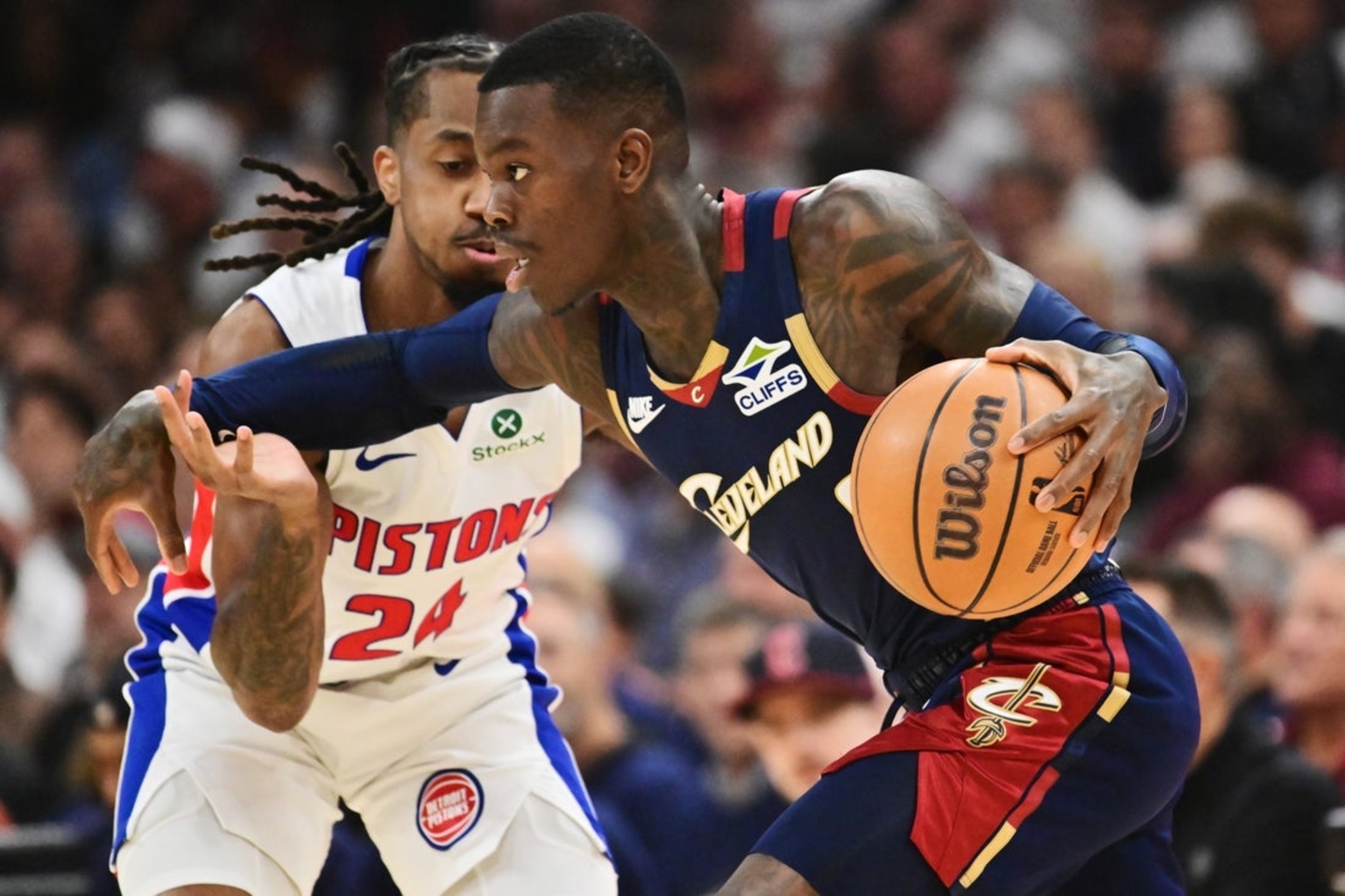 Donovan Mitchell's 39-point half lifts Cavs level with Pistons at 2-2