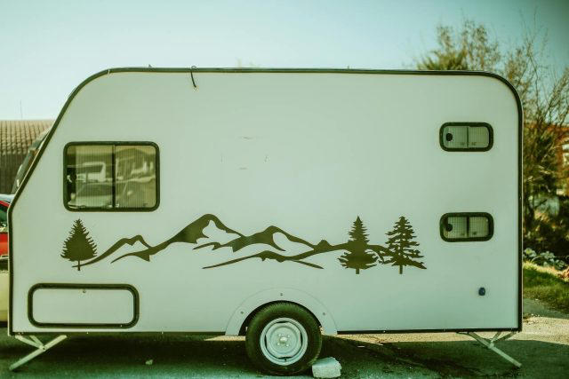 A guide to 11 top small travel trailers under 25 feet