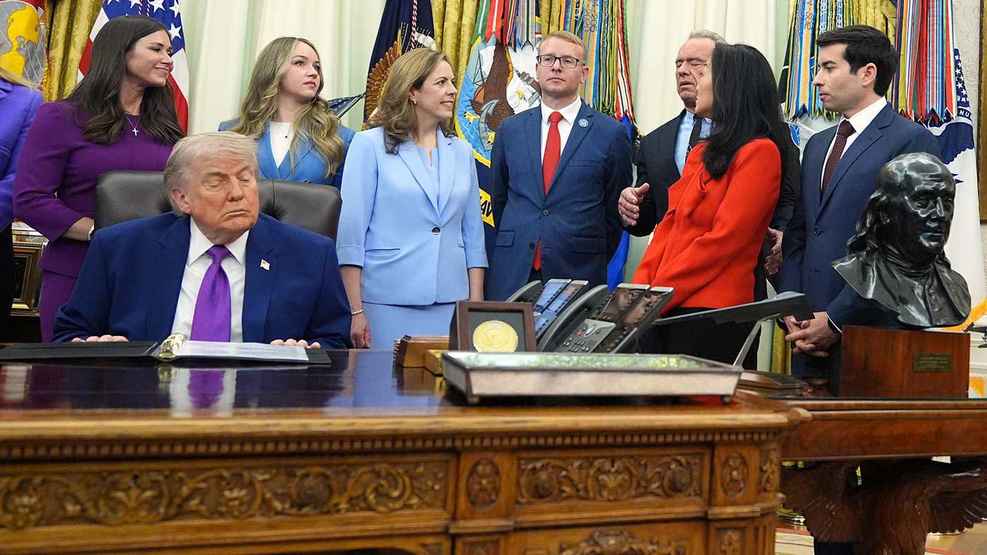 'He was blinking': White House furiously denies that Trump fell asleep ...
