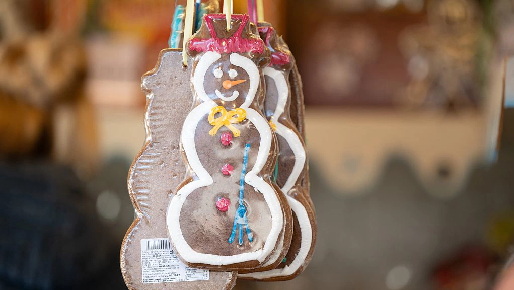 Gingerbread and s’mores get a cozy holiday remix