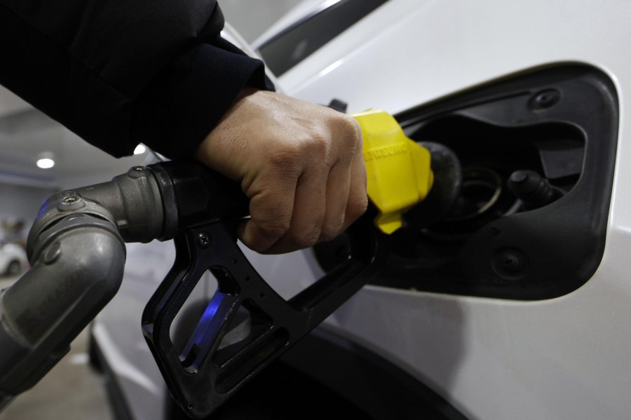 Gas prices continue to rise in NY, NJ as latest peace talks fail