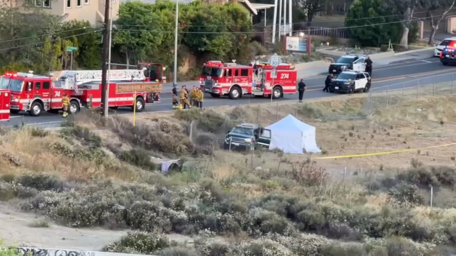 1 killed in rollover crash in Sunland