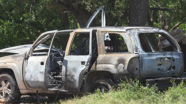 Fire crews respond to major house, car fire in Duncan