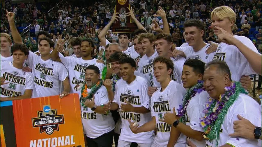 Hawaii fans bring aloha spirit to LA for title match