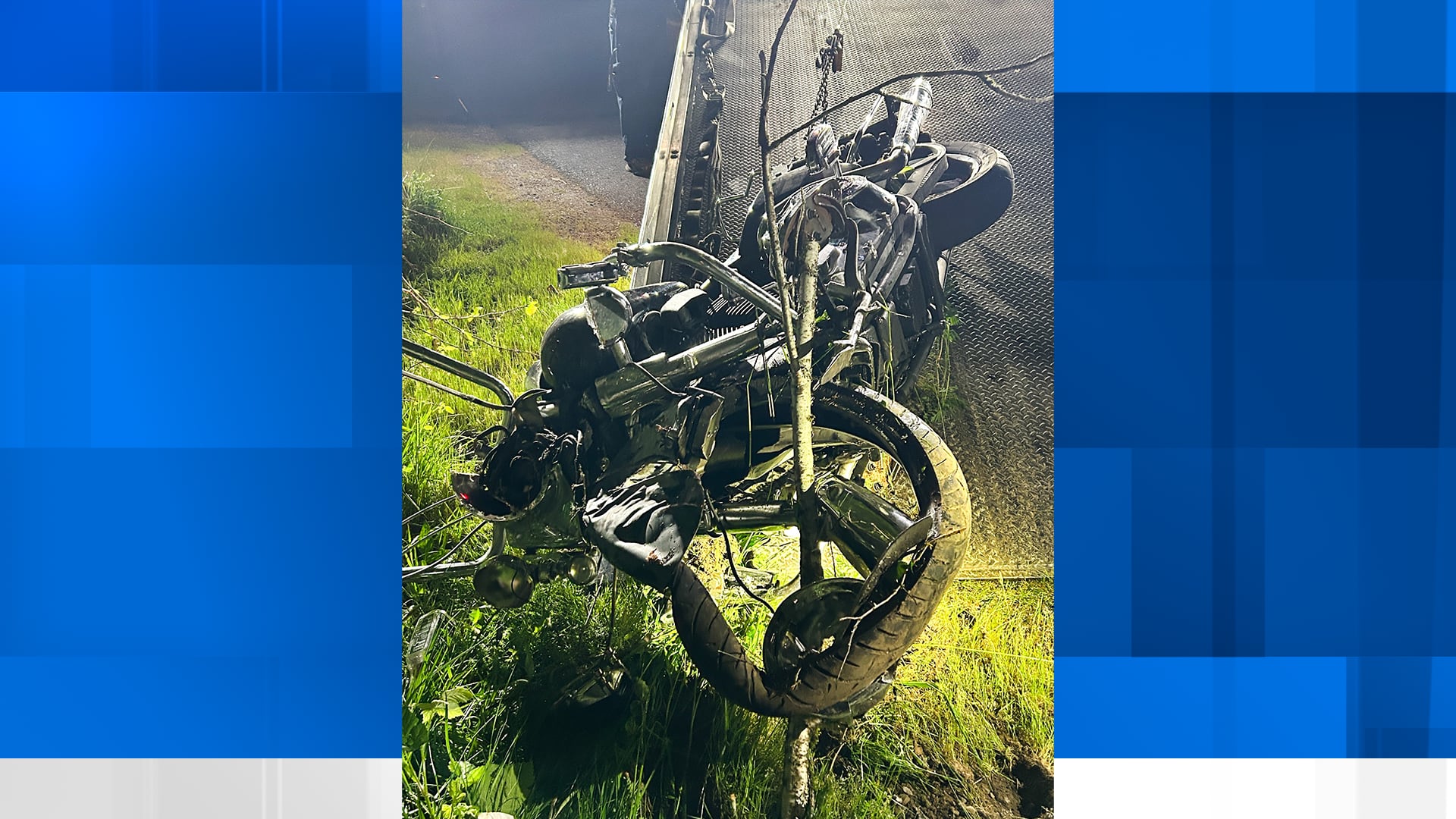 Motorcyclist killed after crashing into tree in Vancouver