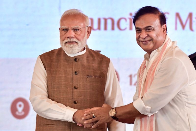 Himanta Biswa Sarma takes oath as Assam chief minister for second ...