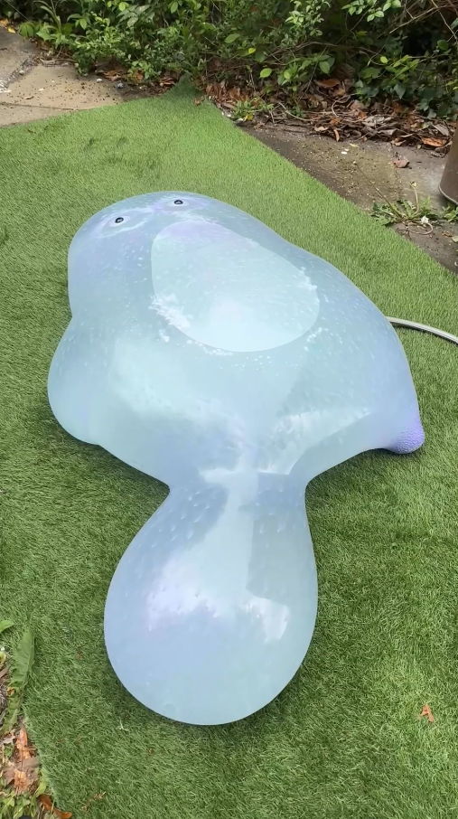 Inflating and bursting stretchy toys satisfying pop and stretch experiment