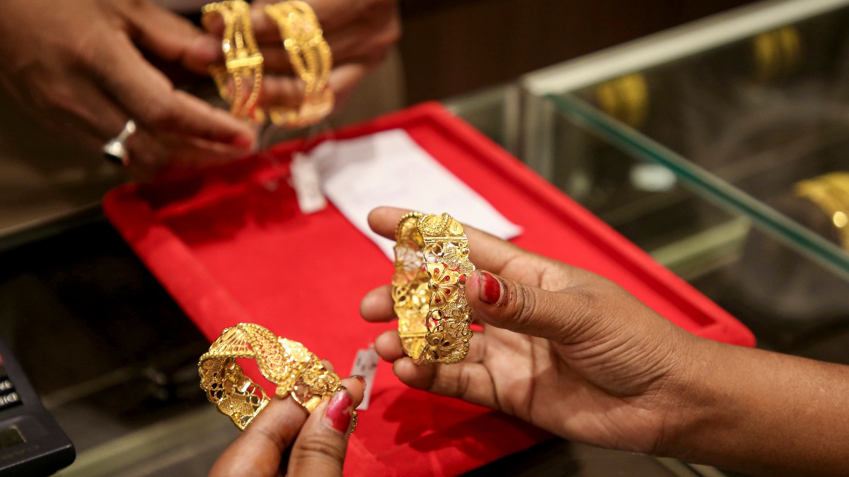 Gold price today: सर्राफा बाजार में तेजी, चांदी ₹11 हजार से अधिक महंगी ...