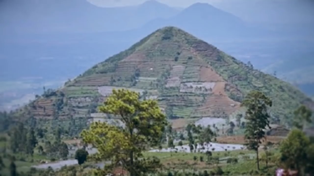 If Gunung Padang is real, it’s older than the pyramids - and maybe ...