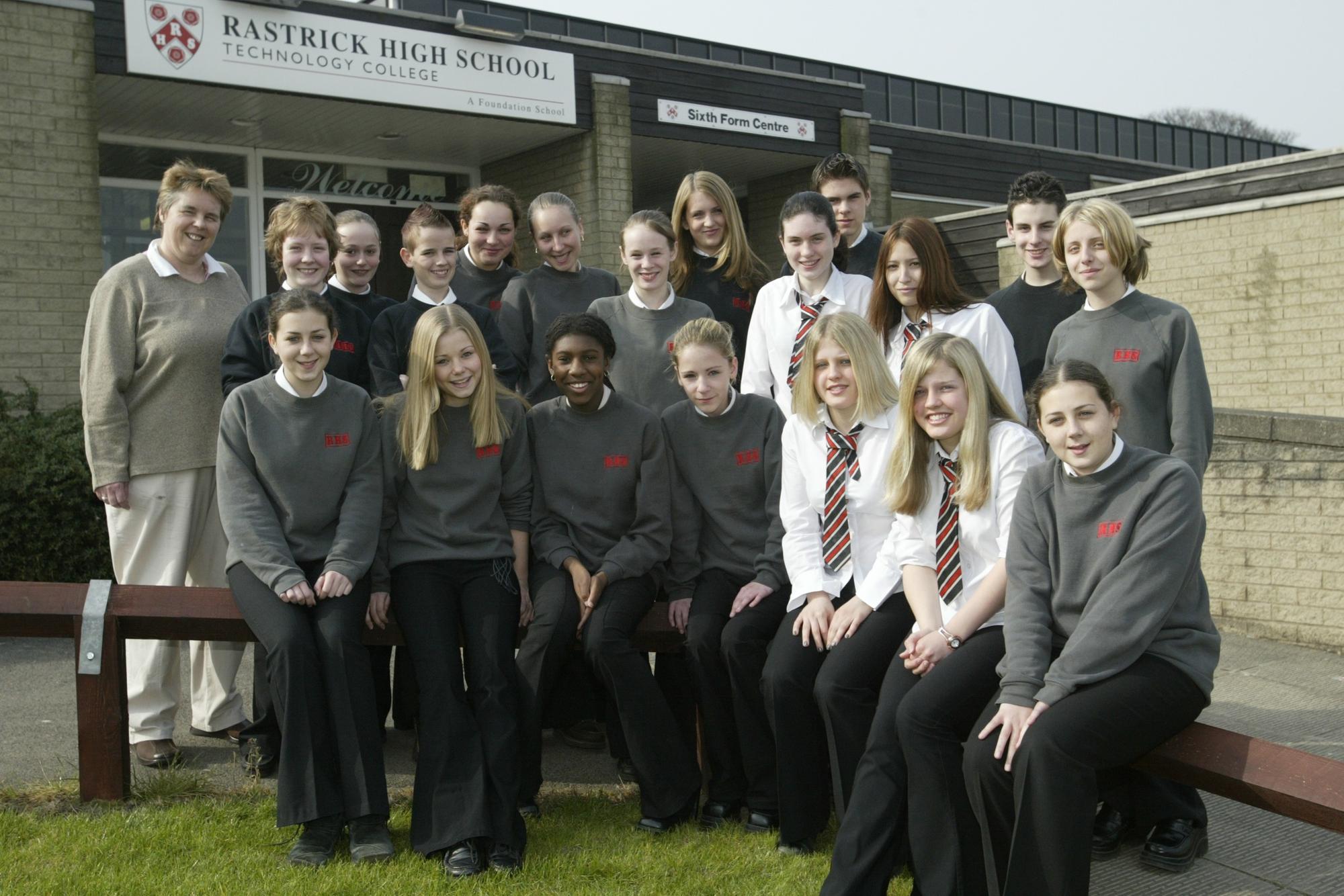 17 nostalgic pictures of Rastrick High School from 2003 to 2009