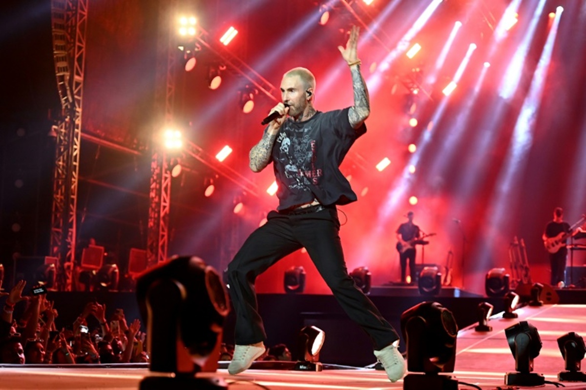 10 photos of Adam Levine's new face as news of his dramatic facelift ...