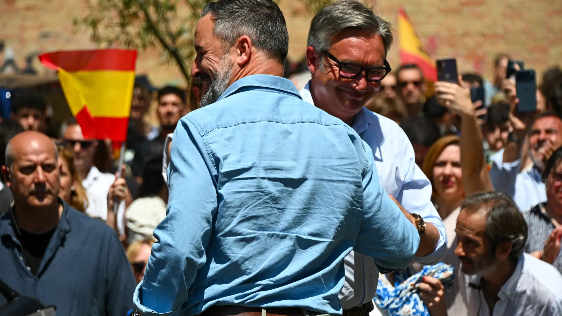 Vox tira de sus nuevos vicepresidentes en el cierre de campaña para ...