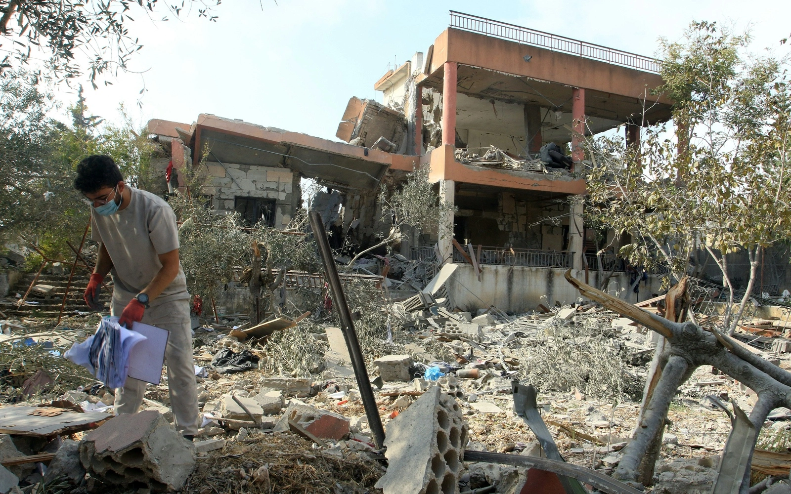 Israeli strikes kill six in south Lebanon