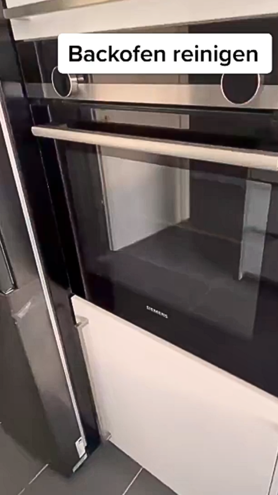 Simple oven cleaning for a fresh kitchen